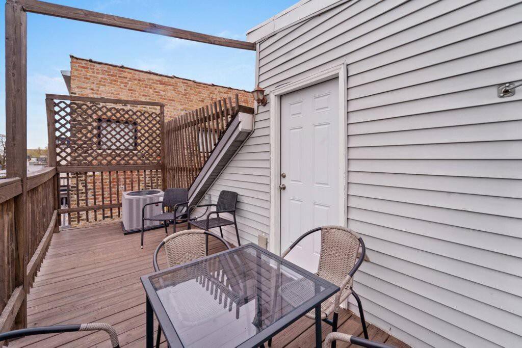 Cozy, Top-Floor 3Br Loft With Balcony In West Town ชิคาโก ภายนอก รูปภาพ